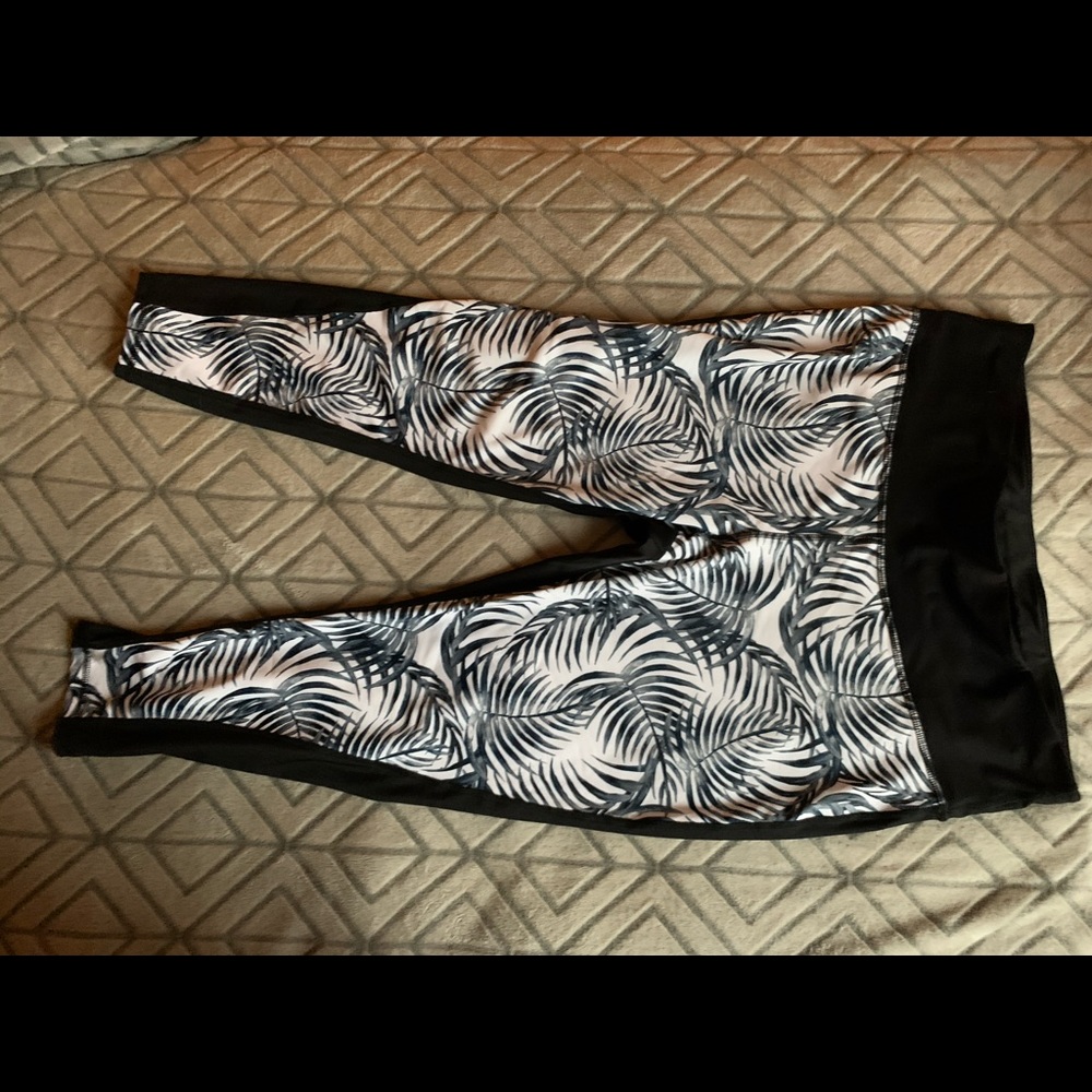 Athletic leggings